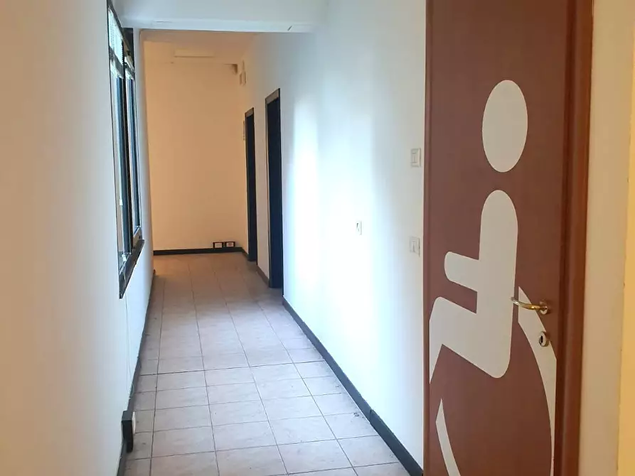 Immagine 17 di Ufficio in affitto  in Via Emilia Est 210 a Parma