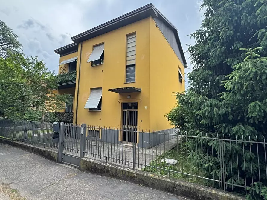 Immagine 2 di Trilocale in vendita  in Via Giacomo Leopardi a Collecchio