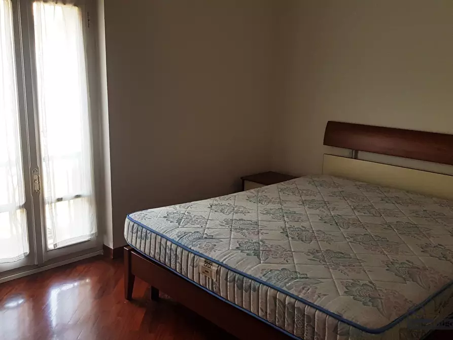 Immagine 26 di Trilocale in affitto  in Borgo Schizzati 17 a Parma