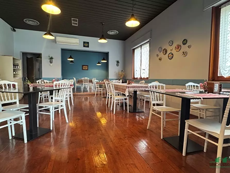 Immagine 1 di Bar / Ristorante in vendita  in Via La Spezia 32 a Collecchio