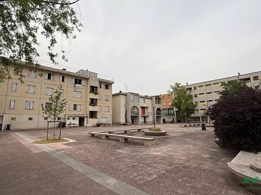 Immagine 22 di Trilocale in vendita  in Piazza Lelio Basso 11 a Parma