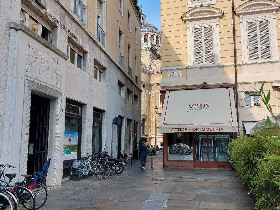 Immagine 16 di Ufficio in vendita  a Parma