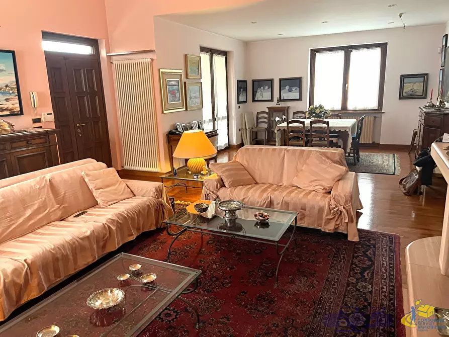 Immagine 6 di Villa in vendita  in Via Fontana Anna a Traversetolo