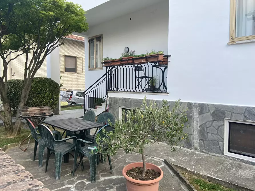 Immagine 2 di Casa trifamiliare in vendita  in Via Torino a Collecchio