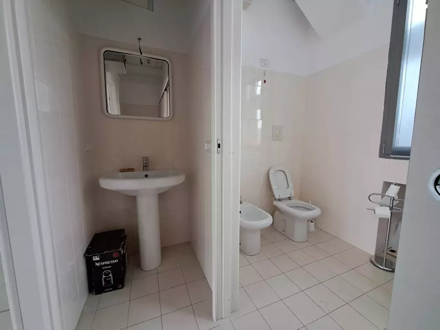 Immagine 16 di Ufficio in affitto  in Via Mario Fantelli 12 a Parma