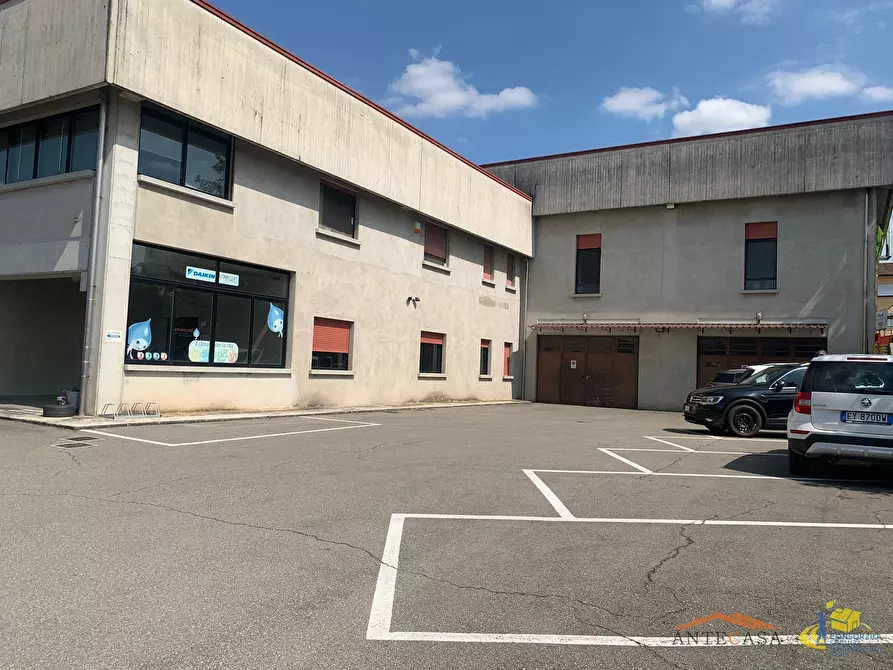 Immagine 12 di Attività artigianale in vendita  a Collecchio