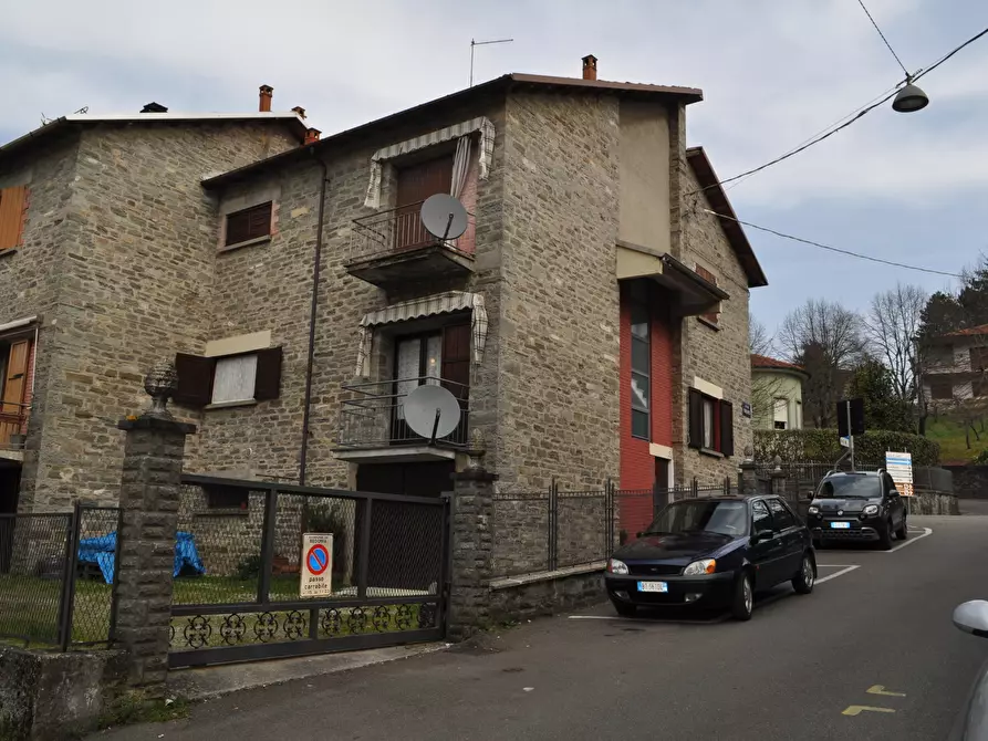 Immagine 40 di Trilocale in vendita  in Via Trento 13 a Bedonia