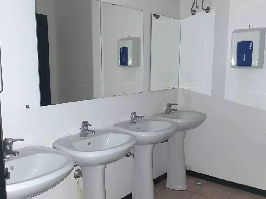 Immagine 20 di Ufficio in affitto  in Via Emilia Est 210 a Parma