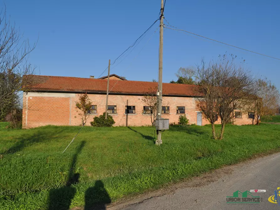 Immagine 1 di Attività artigianale in vendita  in STRADA SAN ROCCO a Parma