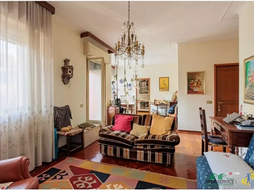 Immagine 5 di Casa bifamiliare in vendita  in Via Emilia Est 129 a Parma