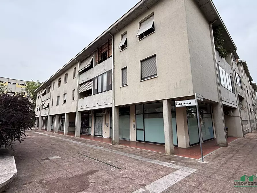 Immagine 20 di Trilocale in vendita  in Piazza Lelio Basso 11 a Parma