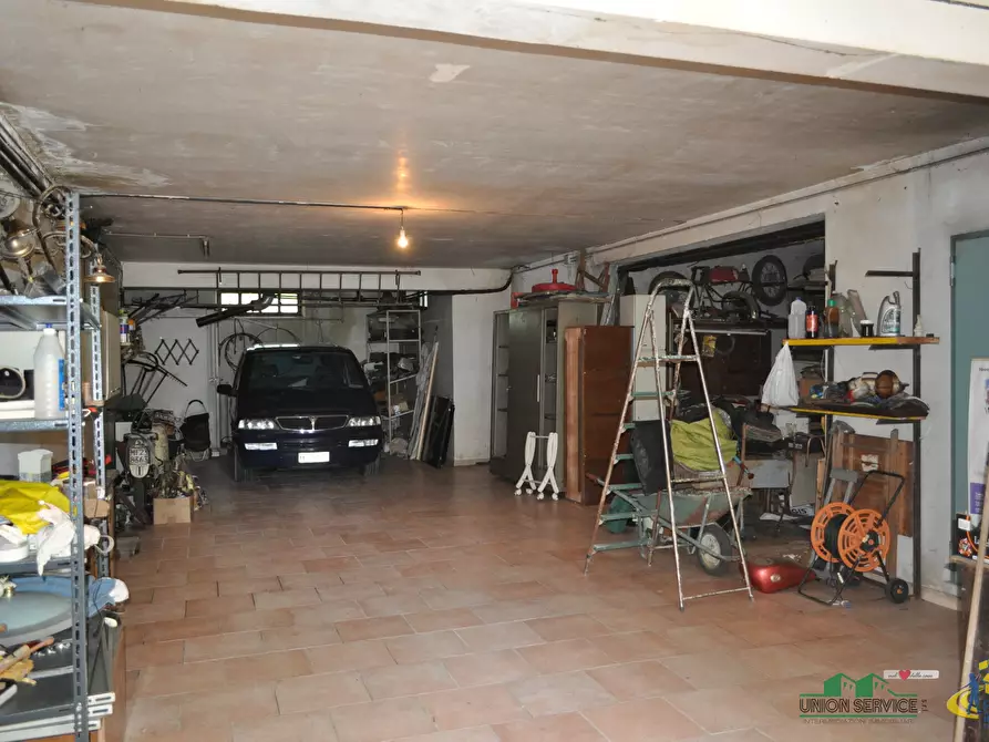 Immagine 24 di Villa in vendita  a Varano De' Melegari