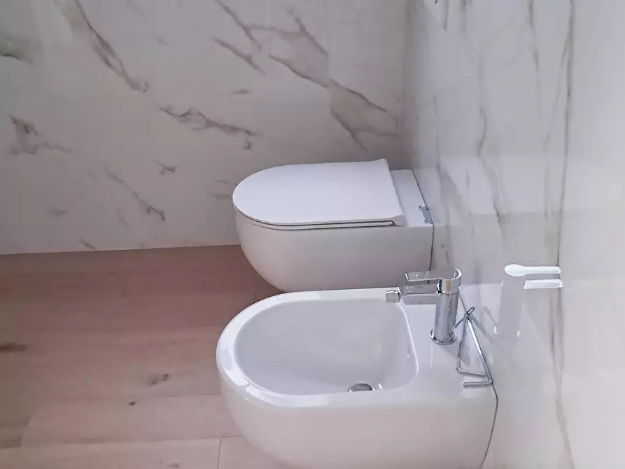 Immagine 23 di Trilocale in vendita  in Borgo delle Grazie 3 a Parma