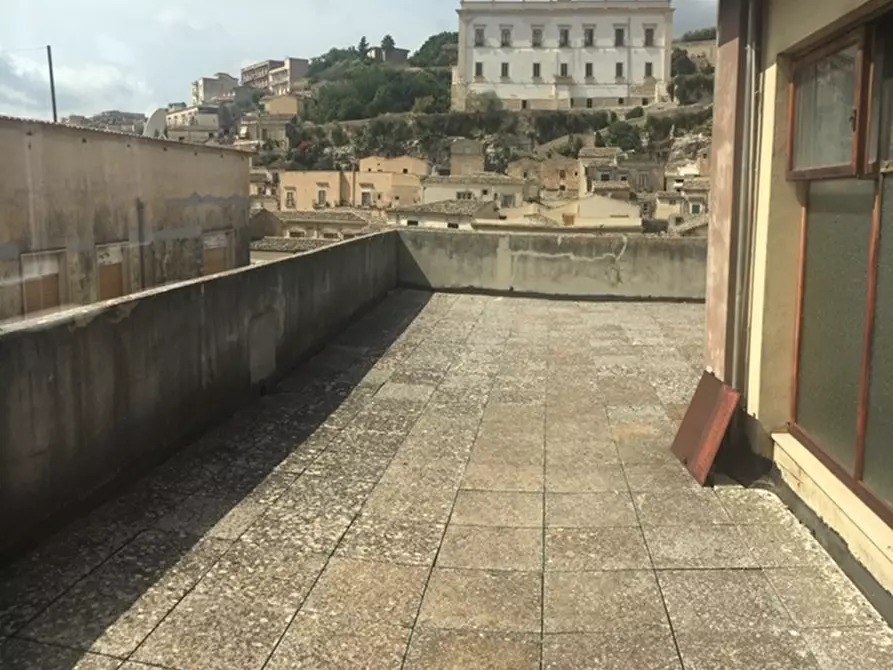 Immagine 6 di Mansarda in vendita  in Corso Umberto I 40 a Modica
