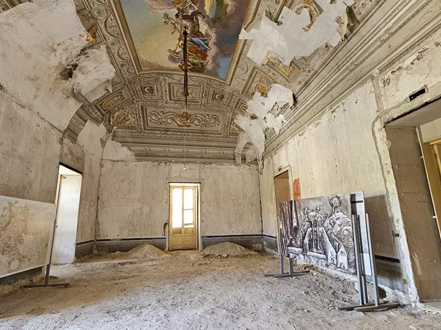 Immagine 8 di Palazzo in vendita  a Scicli