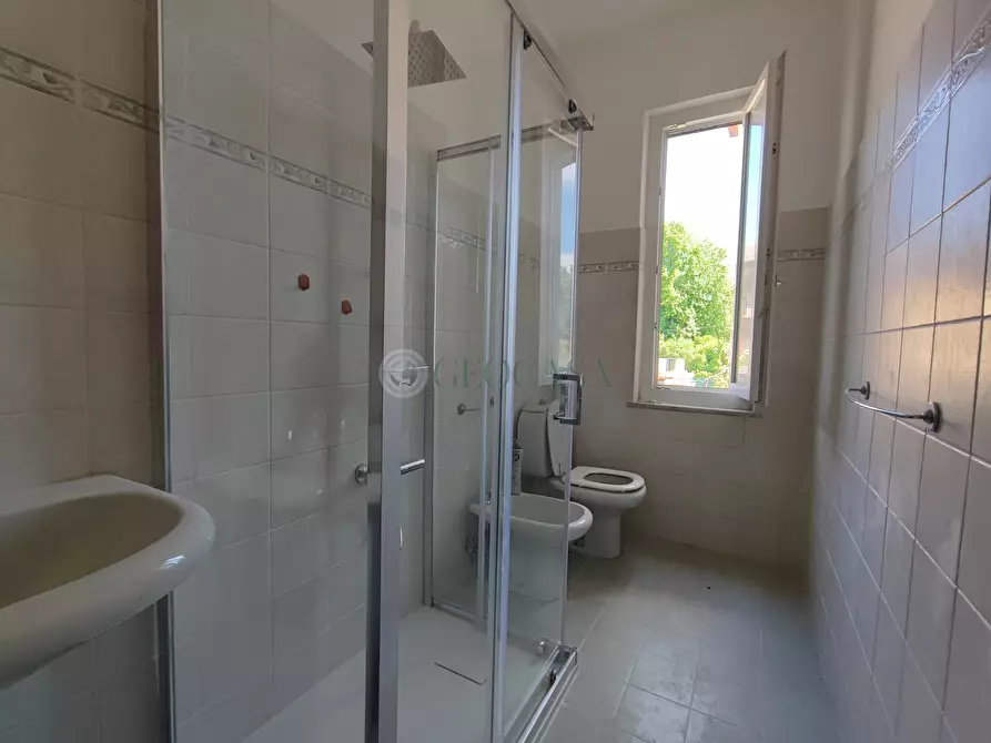 Immagine 5 di Appartamento in vendita  a Vezzano Ligure