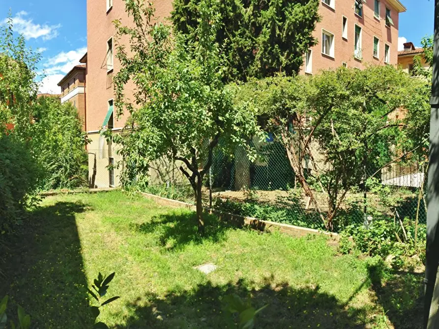 Immagine 11 di Bilocale in affitto  in Via Castiglione 51 a Bologna