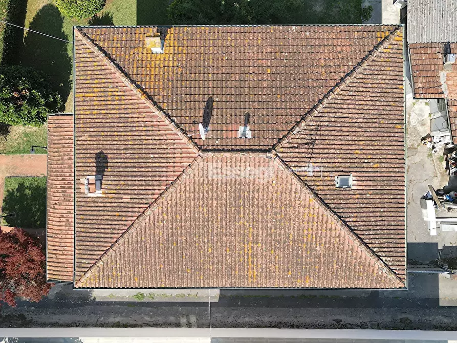 Immagine 10 di Villa in vendita  in Via del Parco 49 a Capannori