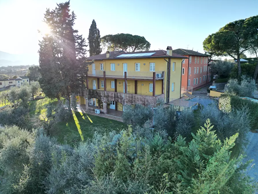 Immagine 49 di Rustico / casale in vendita  in Via di Montecarlo 59 a Lucca