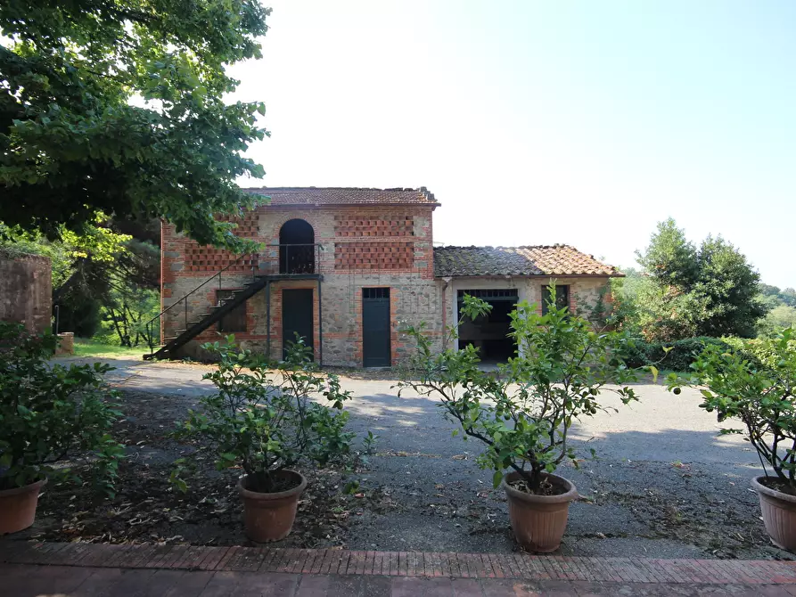 Immagine 13 di Rustico / casale in vendita  in Via Tofori a Capannori