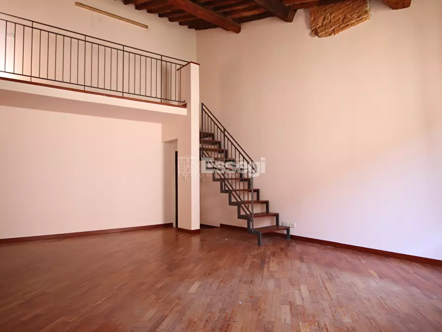 Immagine 1 di Appartamento in vendita  in Piazza Sant'Agostino 3 a Lucca