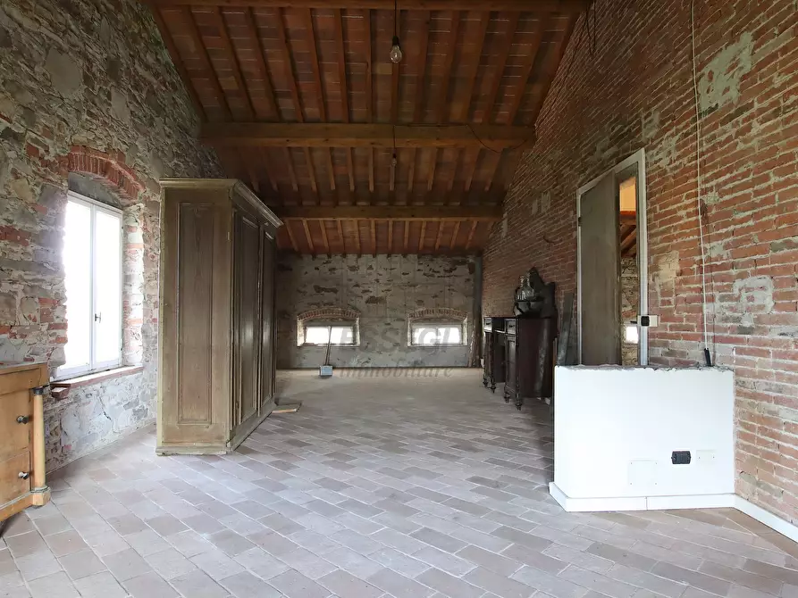 Immagine 12 di Villa in vendita  in Via Romana 914 a Lucca