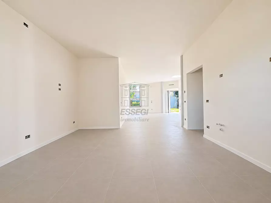 Immagine 9 di Attività artigianale in affitto  in Via della Chiesa Lunata 4 a Capannori