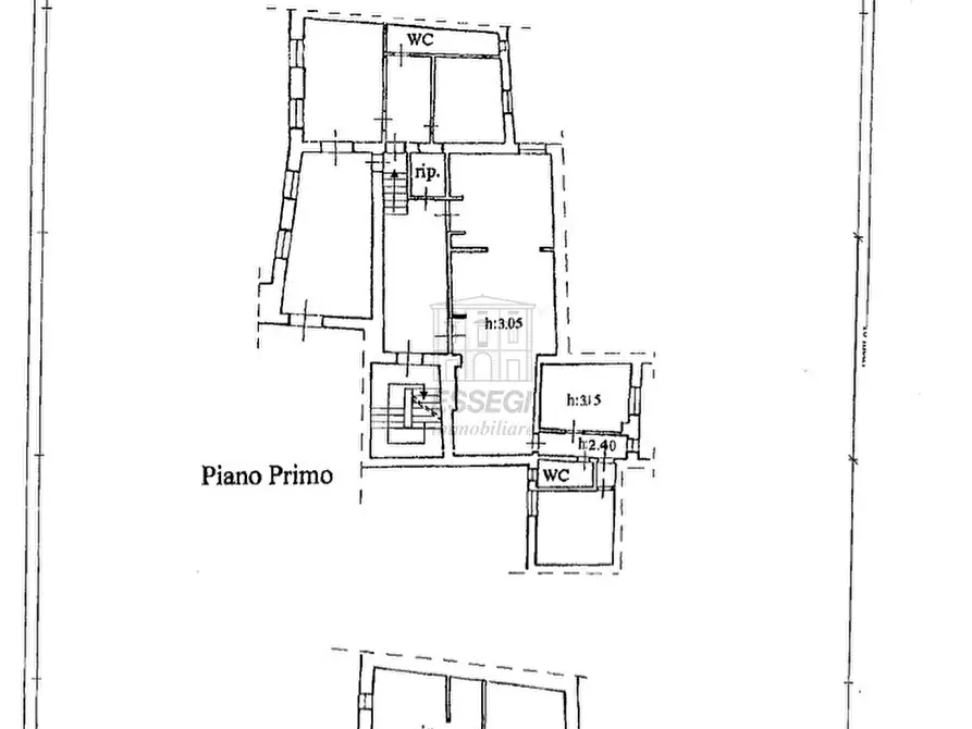 Immagine 20 di Appartamento in vendita  in Piazza San Michele 10 a Lucca