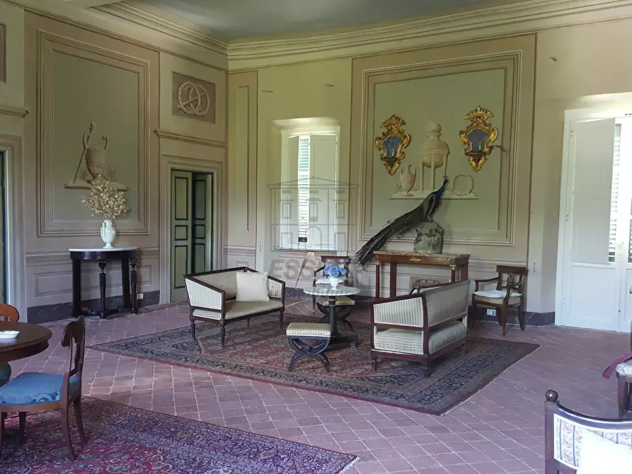 Immagine 12 di Villa in vendita  a Lucca