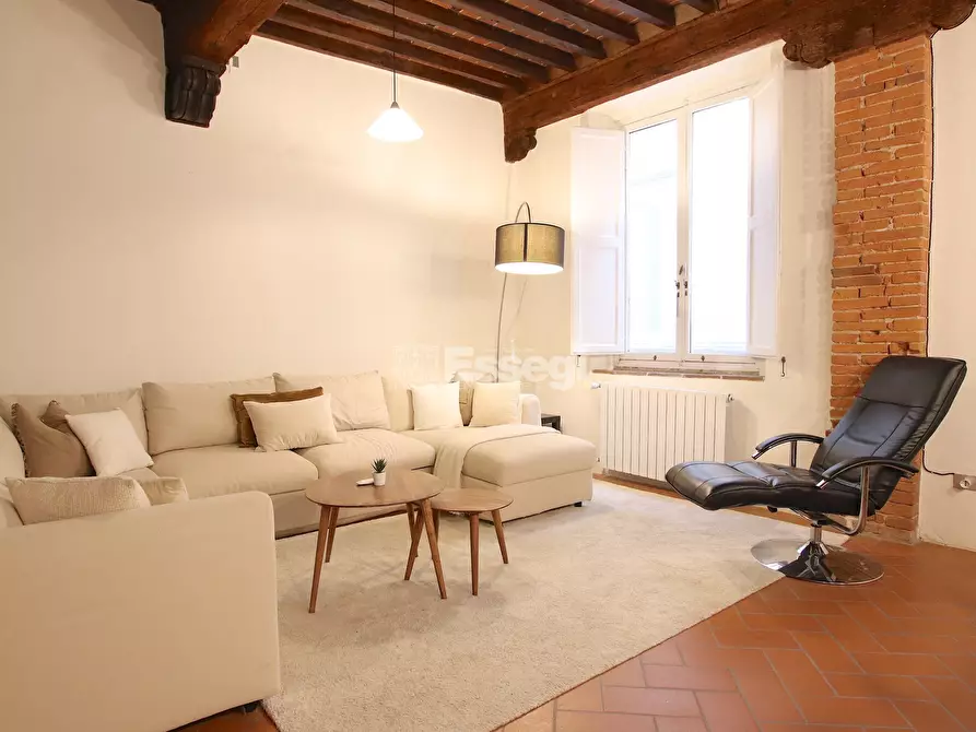 Immagine 6 di Appartamento in vendita  a Lucca