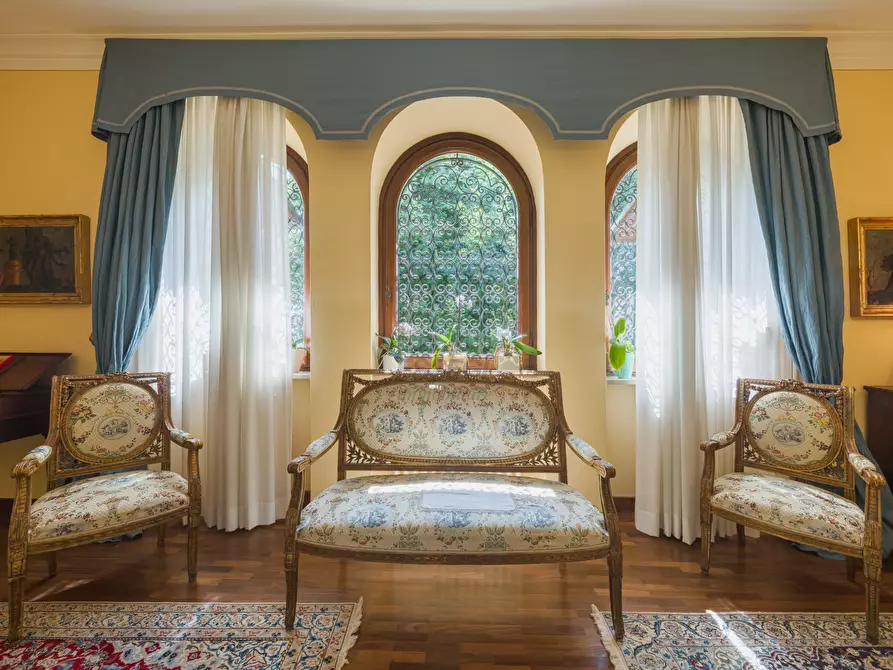 Immagine 25 di Villa in vendita  in Via di santa alessio 168 a Lucca