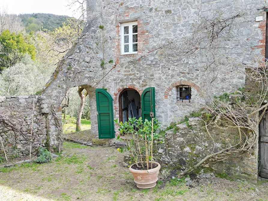 Immagine 9 di Rustico / casale in vendita  in S.v. di Partigliano 11/A a Lucca