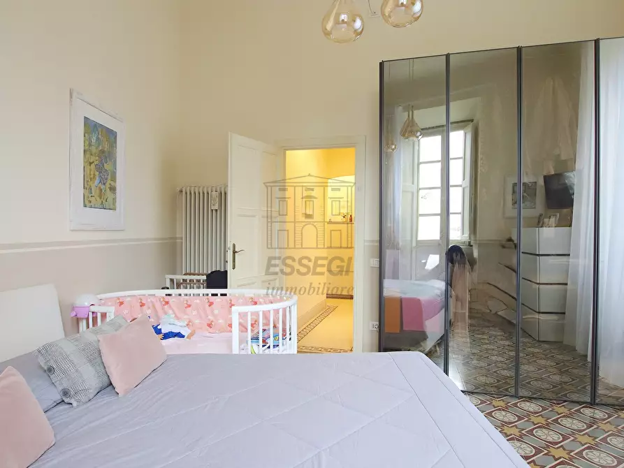 Immagine 9 di Appartamento in vendita  in Via Santa Chiara 12 a Lucca
