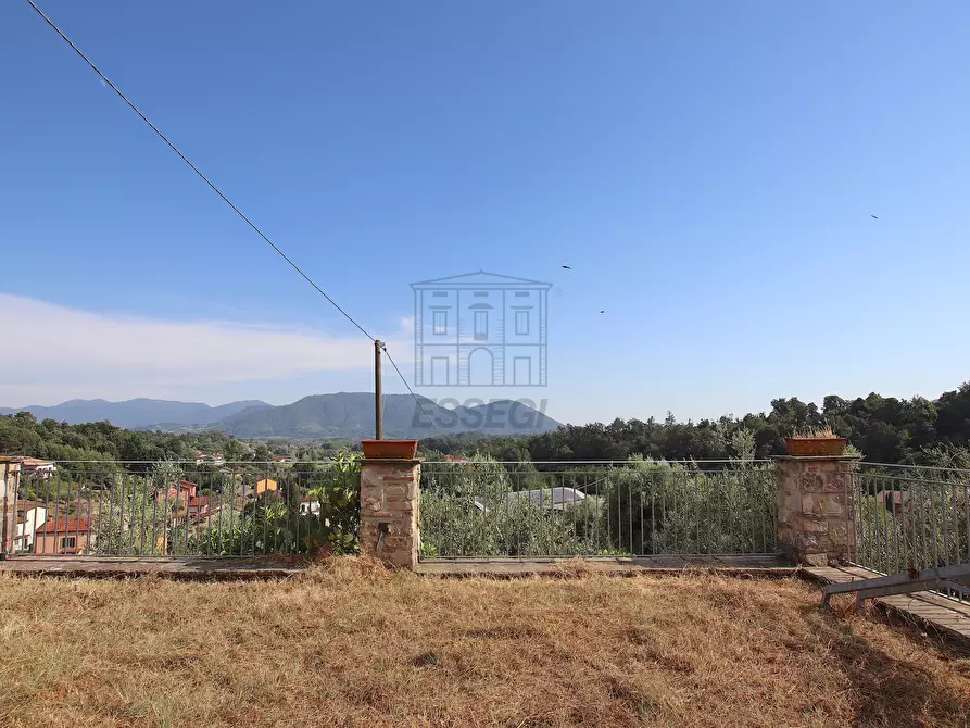 Immagine 10 di Rustico / casale in vendita  in Via del Francia 95 a Lucca