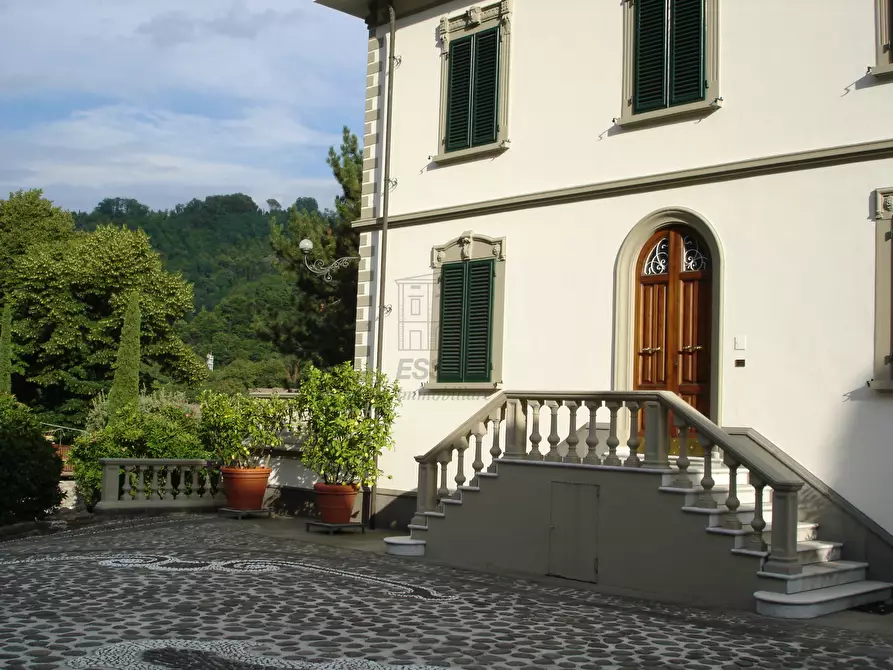 Immagine 12 di Villa in vendita  in Viale Umberto I' a Lucca