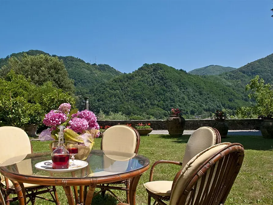 Immagine 6 di Villa in vendita  in Viale Umberto I 148 a Bagni Di Lucca