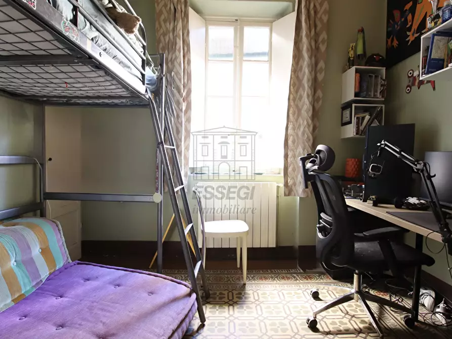 Immagine 15 di Appartamento in vendita  in Piazza San Michele 5 a Lucca