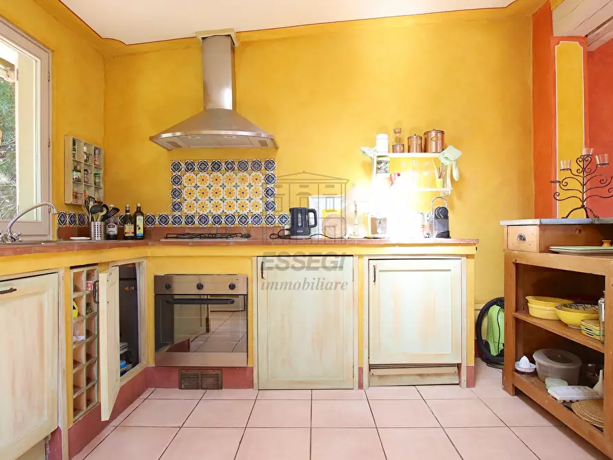 Immagine 38 di Rustico / casale in vendita  in Via di Mastiano e Gugliano 1024 a Lucca