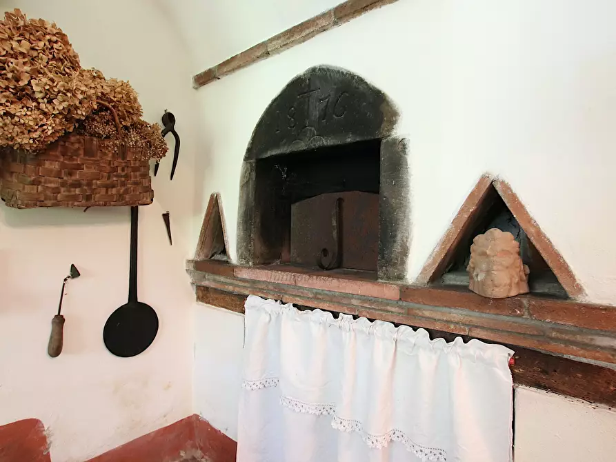 Immagine 77 di Rustico / casale in vendita  in Via della Chiesa di Gragnano a Lucca