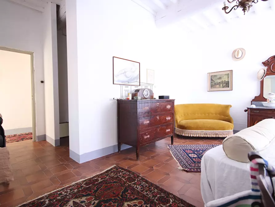 Immagine 17 di Rustico / casale in vendita  in via della chiesa di Camigliano, Camigliano 1 a Lucca