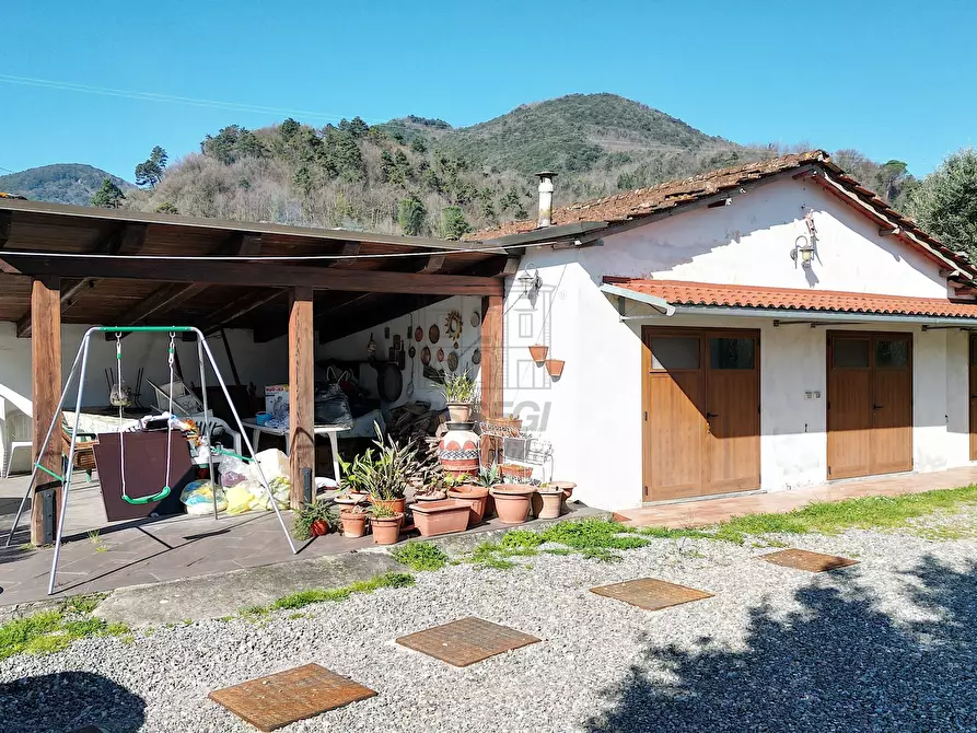 Immagine 6 di Villa in vendita  in Via delle Scuole 38 a Lucca