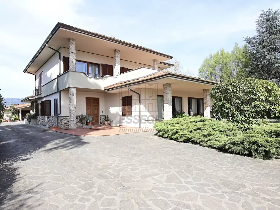 Immagine 1 di Villa in vendita  in Via Villa Landi 163 a Lucca