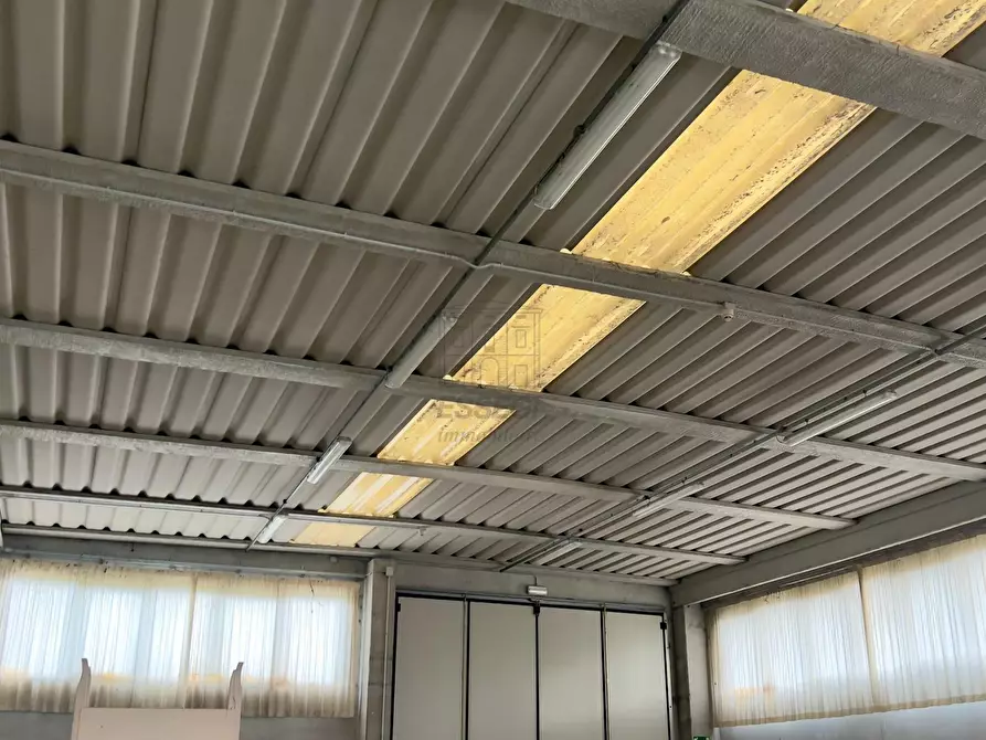 Immagine 2 di Attività artigianale in vendita  in Via di Caprino a Porcari