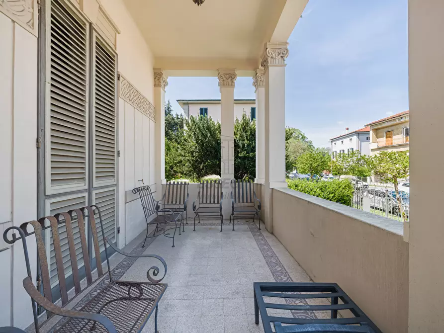Immagine 58 di Villa in vendita  a Lucca