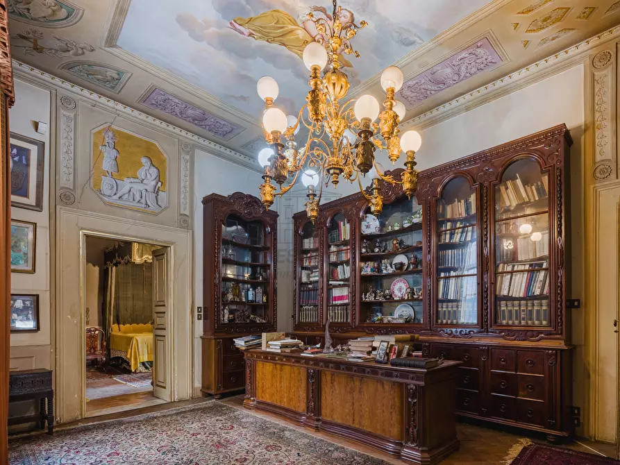 Immagine 2 di Palazzo in vendita  in Via Beccheria 35 a Lucca