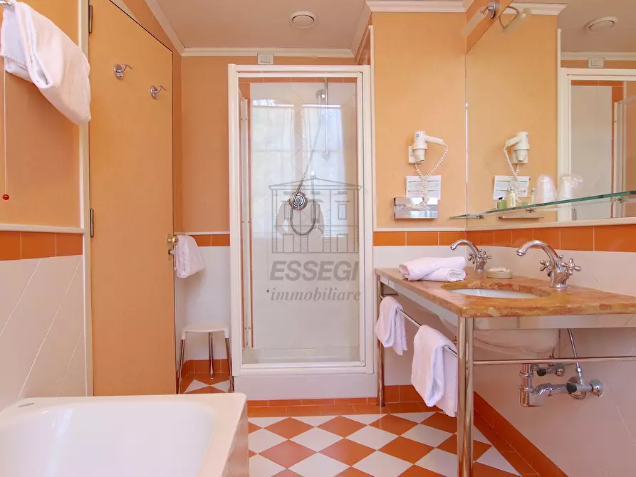 Immagine 28 di Villa in vendita  in Via della Pollicchia 50 a Lucca