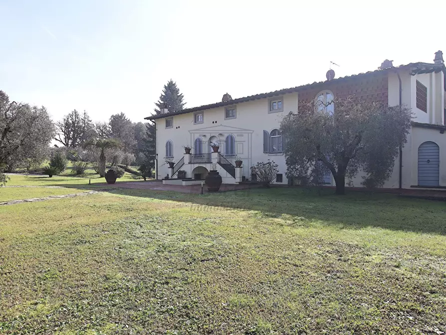 Immagine 2 di Villa in vendita  in Via del Cimitero di Ciciana a Lucca