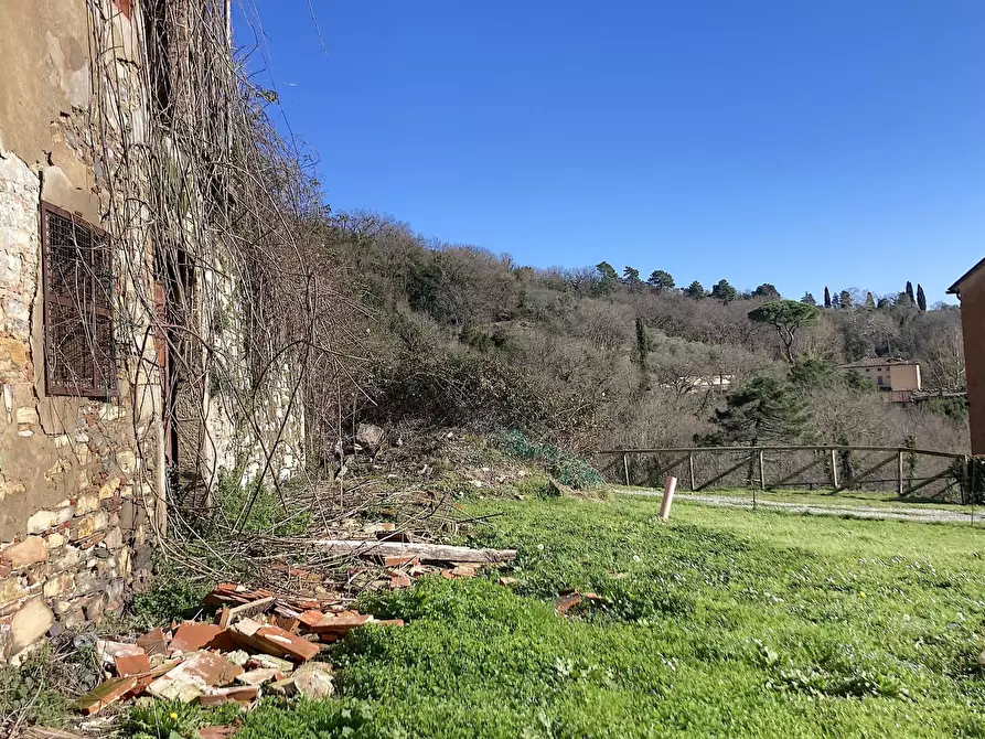 Immagine 9 di Rustico / casale in vendita  in via di villa pardini lucca a Lucca