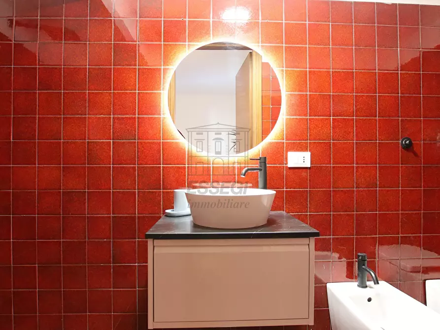 Immagine 12 di Appartamento in vendita  in Via Francesco Carrara 49 a Lucca