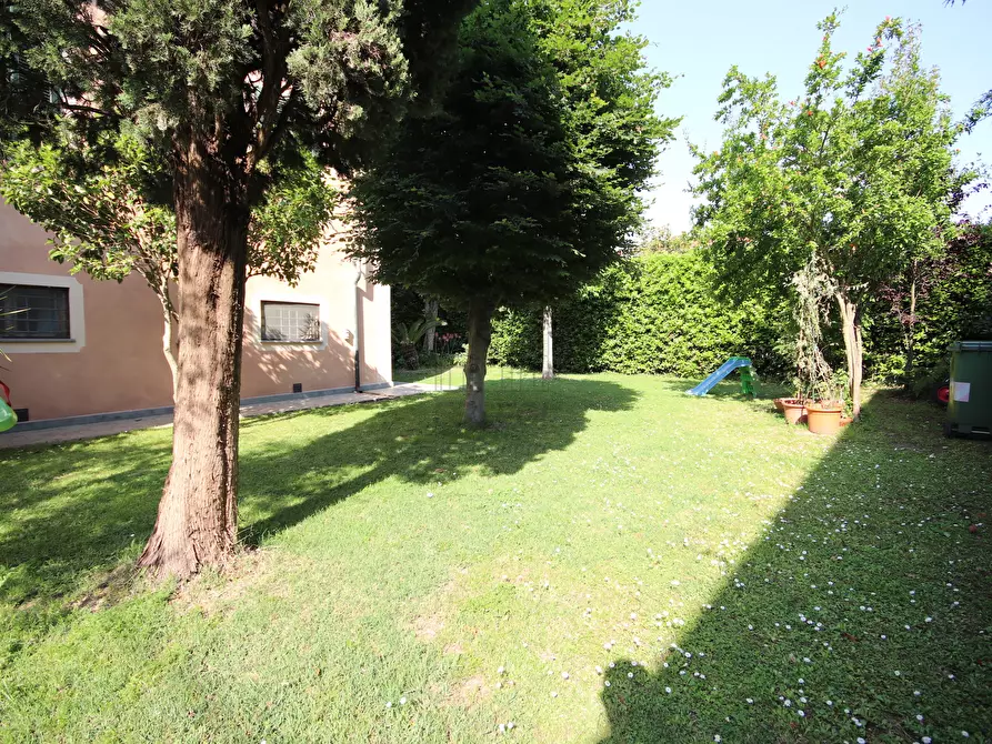 Immagine 3 di Villa in vendita  in Viale San Concordio 483 a Lucca